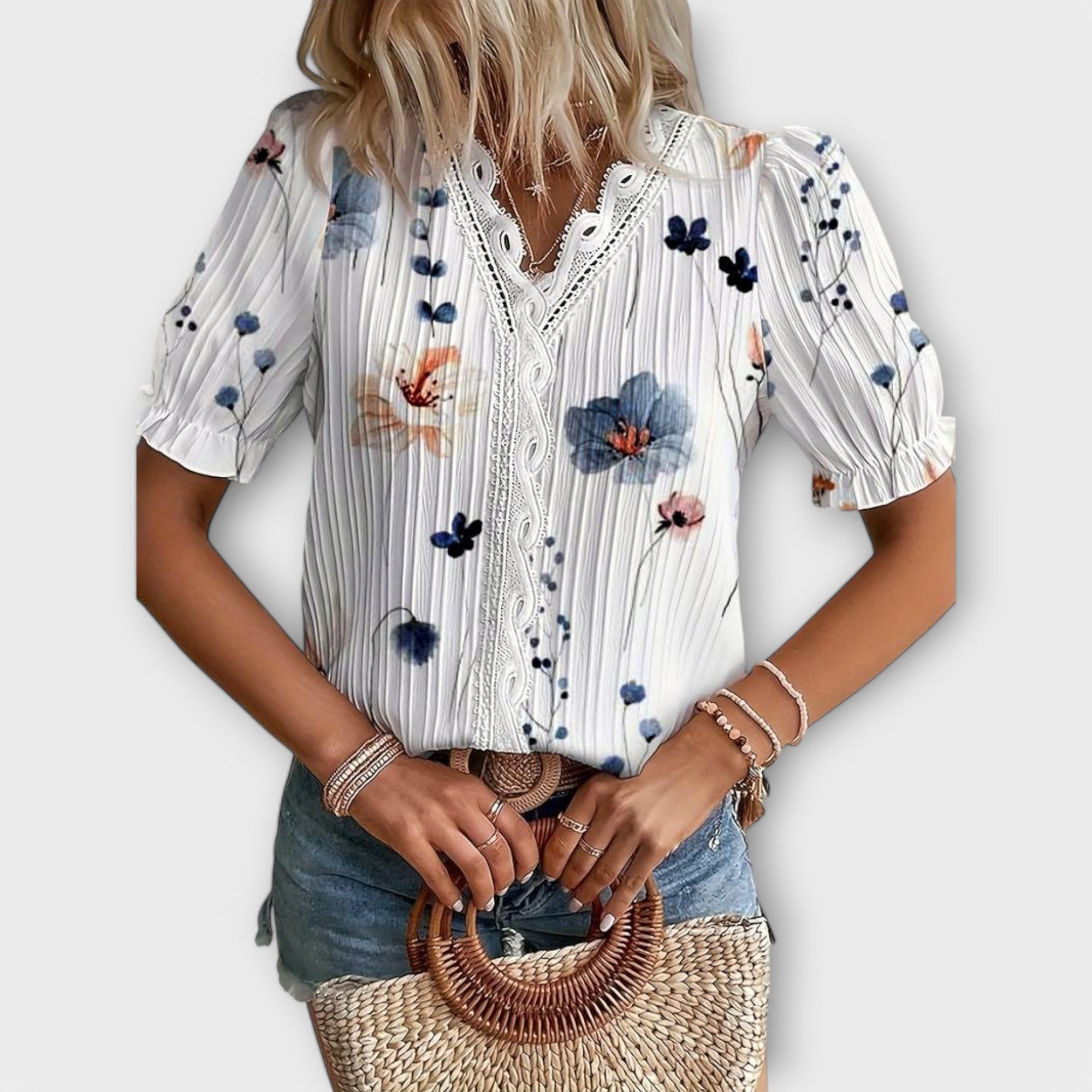 Bruna - Blusa elegante con un escote puntiagudo