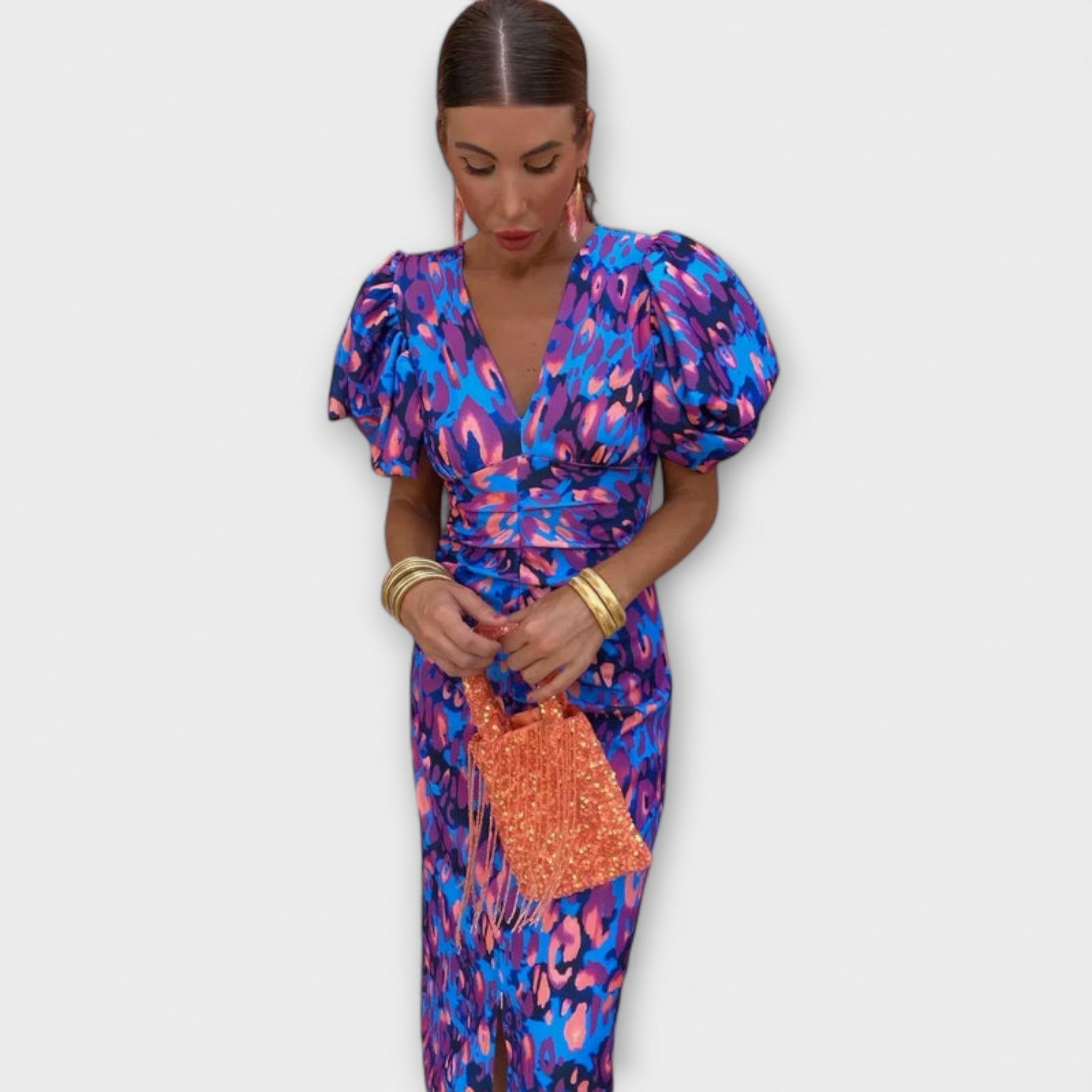 Vanessa - Vestido elegante con escote en V