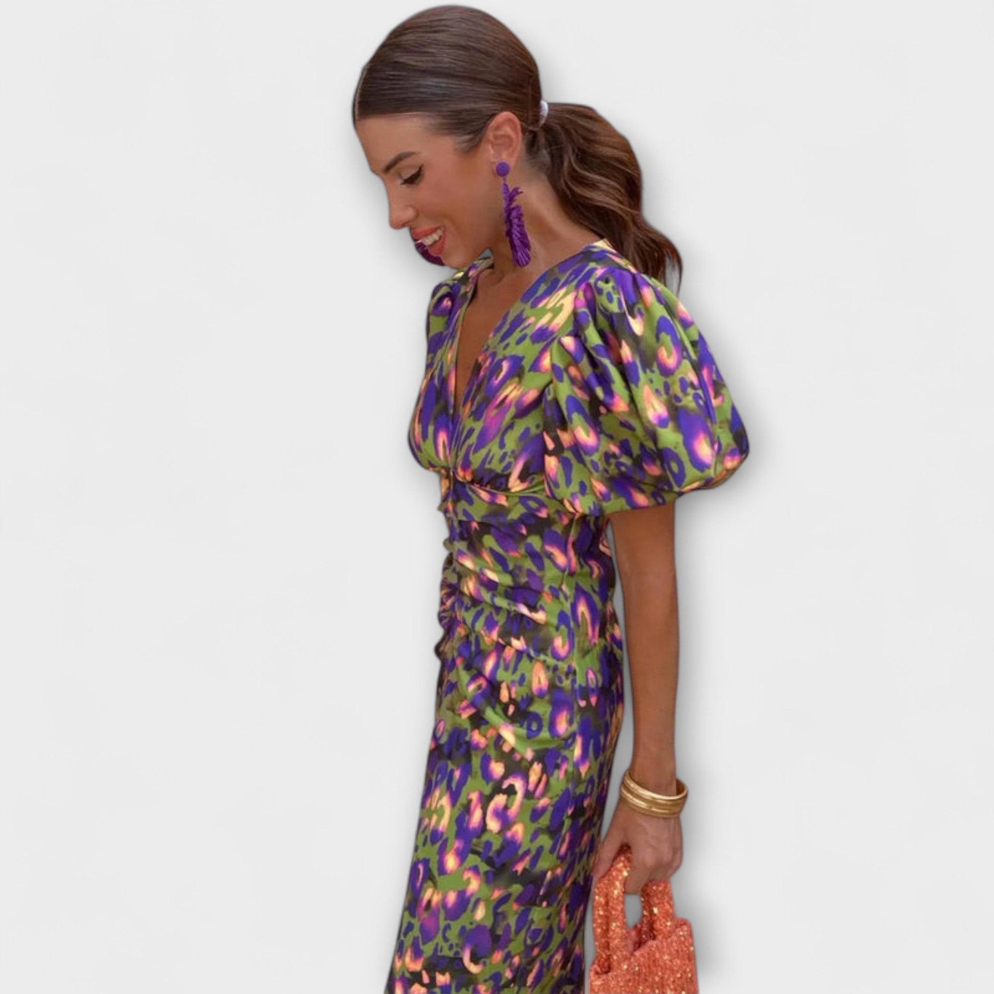 Vanessa - Vestido elegante con escote en V